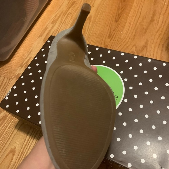 Grey suede high heels  2/$20 ❤️ - Picture 2 of 4